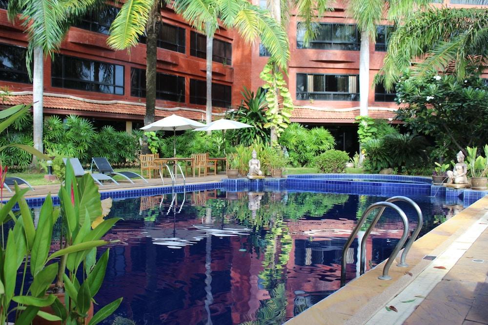 Nova Park Hotel Pattaya Exterior foto