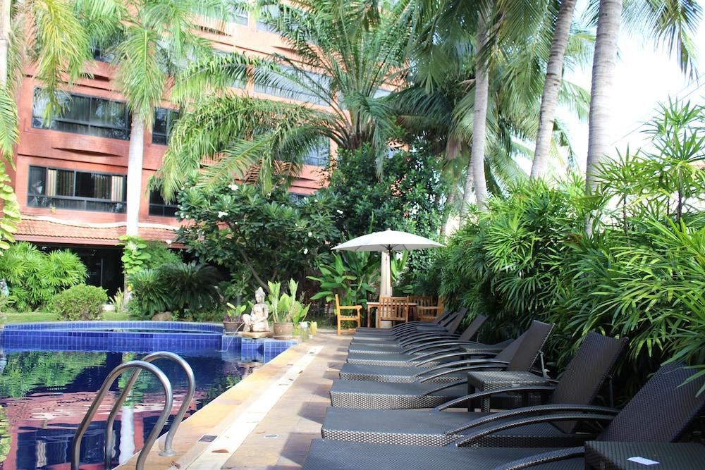 Nova Park Hotel Pattaya Exterior foto