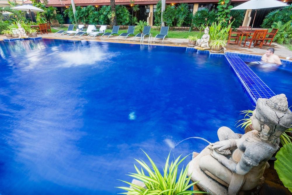 Nova Park Hotel Pattaya Exterior foto