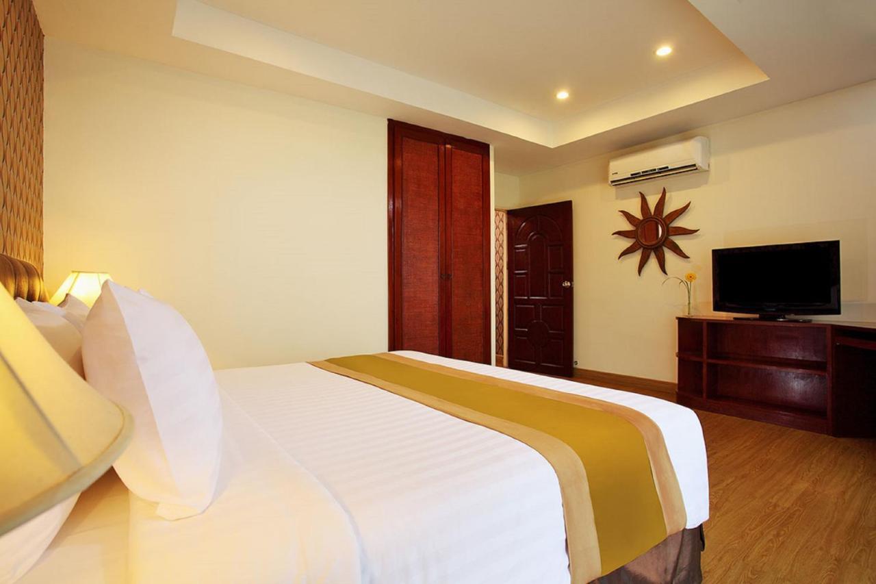 Nova Park Hotel Pattaya Exterior foto