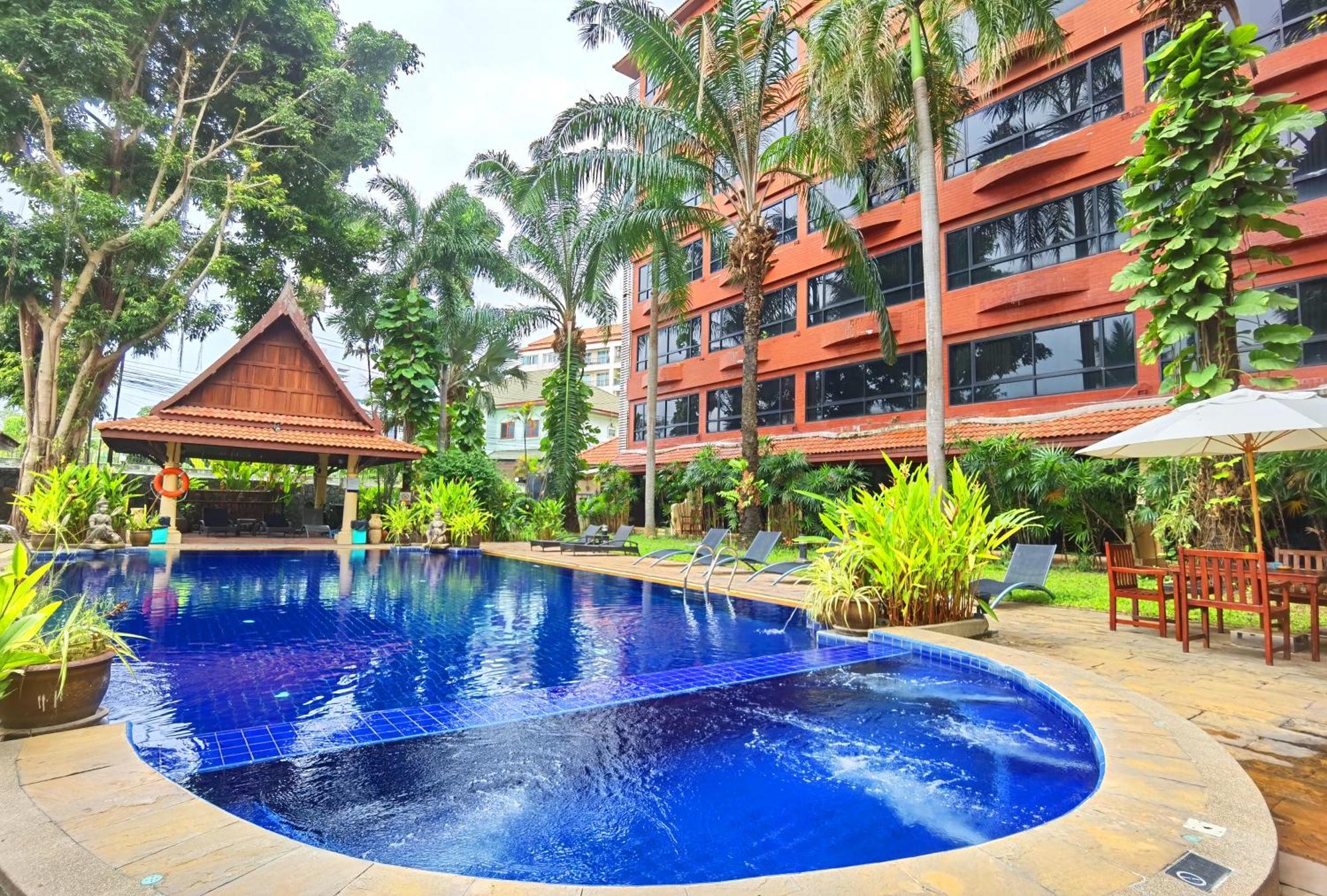 Nova Park Hotel Pattaya Exterior foto